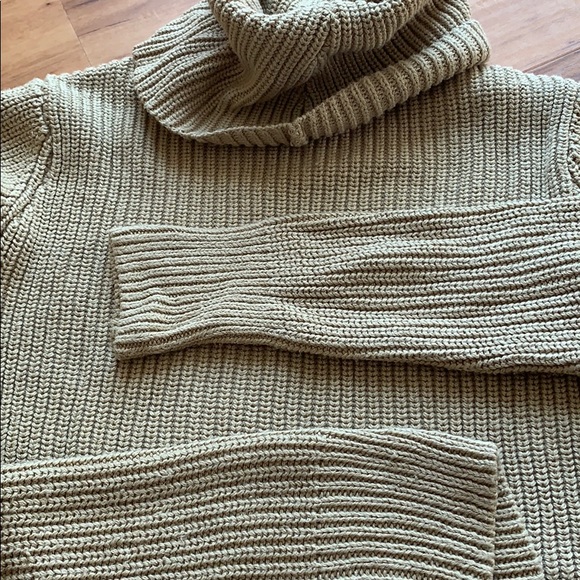 A&F Turtleneck Bundle of 2 - Picture 5 of 6